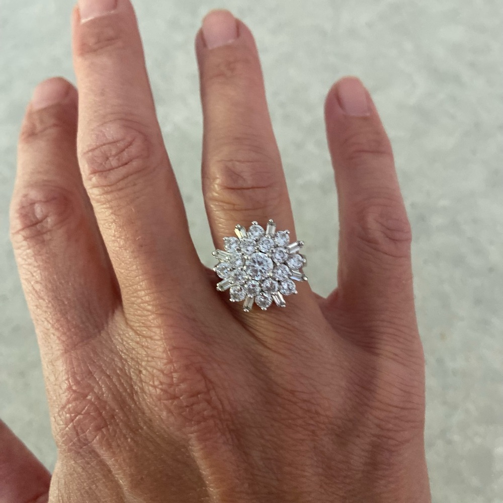 Sterling Silver Diamond cluster engagement ring (lab simulated)